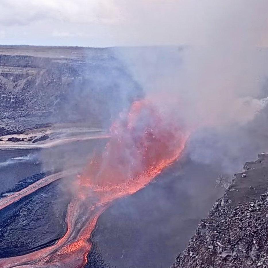 Hawaii's Kilauea volcano erupts with lava pouring out from multiple vents